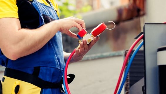 wireman-does-air-conditioner-maintenance